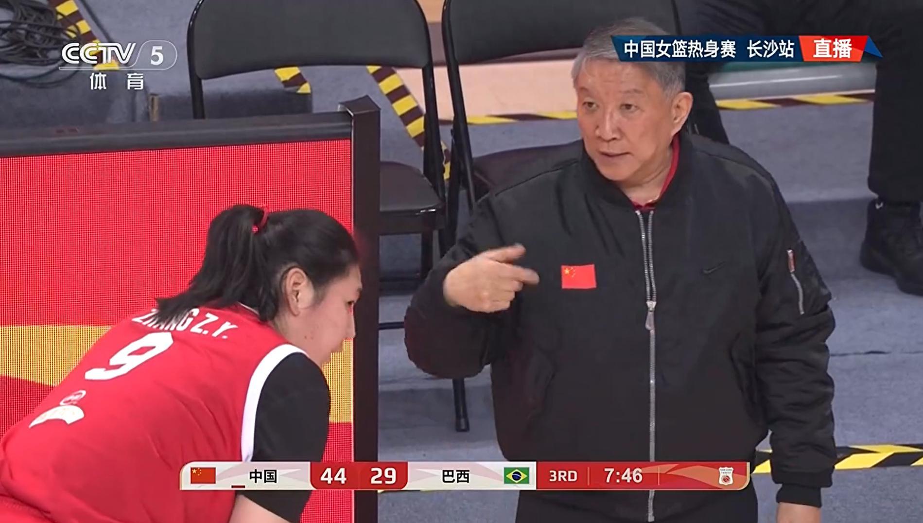 kaiyun-女篮后卫线没人可用！三人7中0，险遭逆转，球迷：速召武桐桐回来